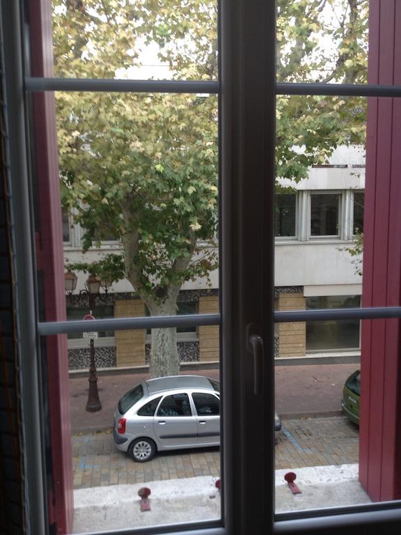 Hotel Restaurant Le Central Chateaurenard Luaran gambar